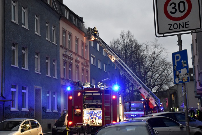 FW-DO: 07.12.2017 - Feuer in Mitte-West
Küchenbrand in Dachgeschosswohnung