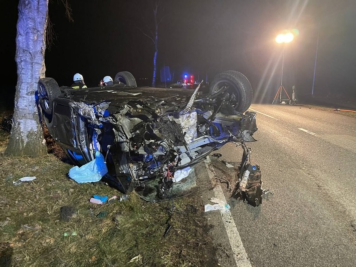 POL-STD: 22-jähriger Autofahrer bei Unfall zwischen Buxtehude und Apensen tödlich verunglückt