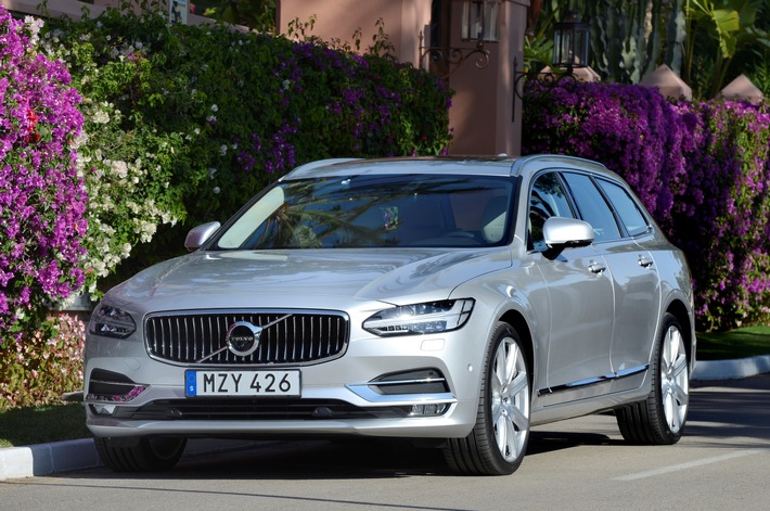 Luxuriöser Neuzugang in der &quot;Business Class&quot;: Volvo V90 rollt zu den deutschen Vertragspartnern