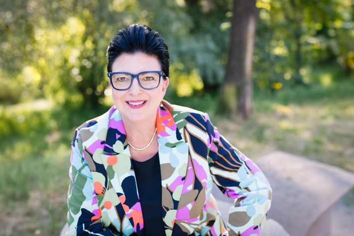 Der unterschätzte Produktivitätshebel: Warum Unternehmen ihre eigene Organisationsintelligenz verschenken/ Systemische Moderatorin Michaela Stach über den unterschätzten Erfolgsfaktor