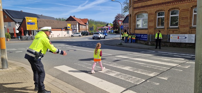 POL-GS: Aktion Sicherer Schulweg: Präventionsteam der Polizei übt mit Vorschulkindern