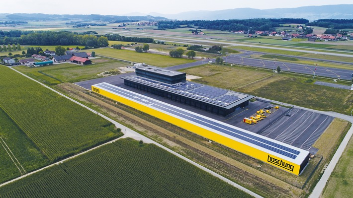Boschung jetzt offziell im Technologiepark Aéropole in Payerne / Das neue "Boschung Technology Center" konnte bereits erste Produktneuheiten wie den Urban-Sweeper S2.0 lancieren