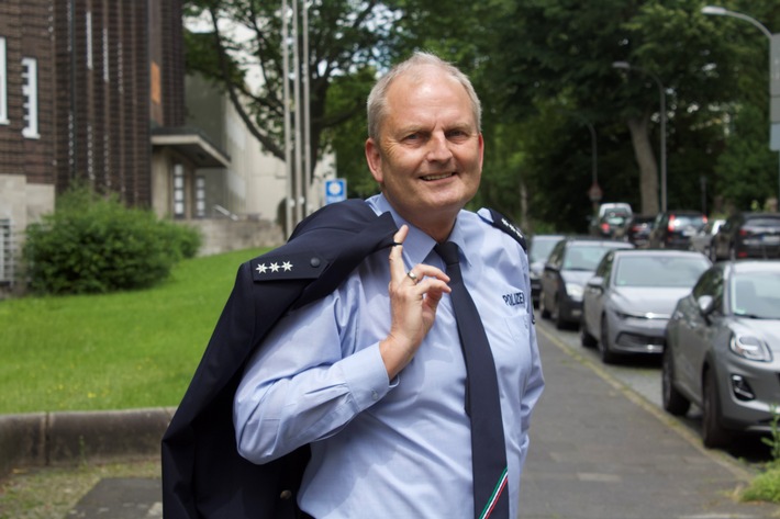 POL-BO: Bochum/Herne/Witten/Holzwickede / Volker Schütte: "Nach 36 Jahren und 17.000 Pressemeldungen ist jetzt Schluss!"