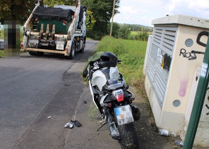 POL-RBK: Overath - Zusammenstoß von Motorrad und Lkw bei Überholvorgang