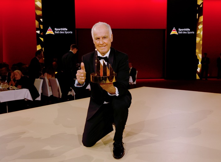 "Fast mehr wert als mein Olympiasieg": Fritz Fischer erhält Goldene Sportpyramide - Preisgeld unterstützt Biathlon-Nachwuchs