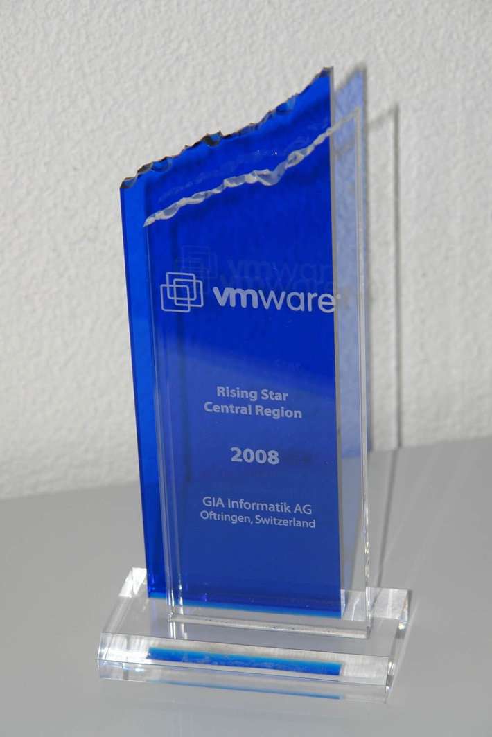 VMware überreicht den "Rising Star AWARD" an GIA Informatik AG