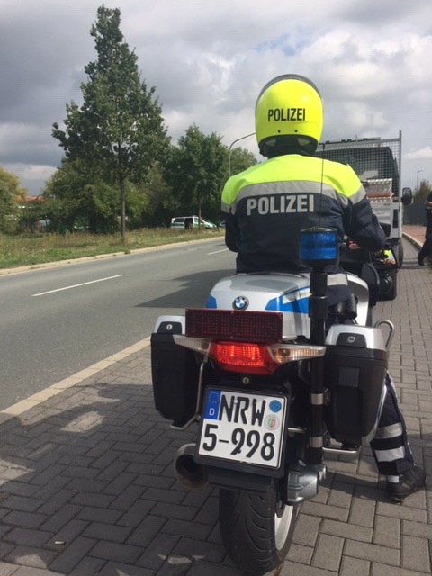 POL-HAM: Bundesweite Verkehrssicherheitsaktion "sicher.mobil.leben - Brummis im Blick"