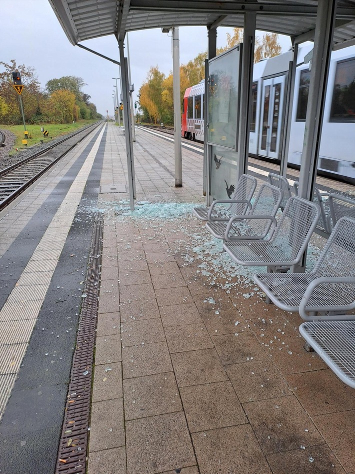 BPOL-KL: Zeugenaufruf - Sachbeschädigungen am Bahnhof Freinsheim