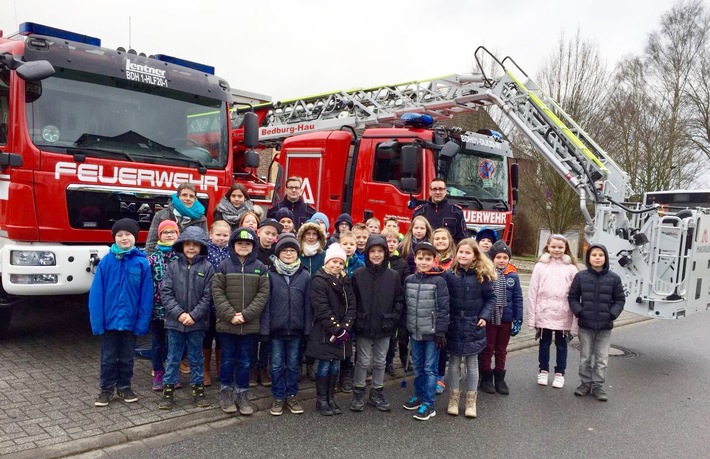 FW-KLE: "Was tun, wenn der Rauchmelder piept?" - Brandschutzerziehung in der Grundschule