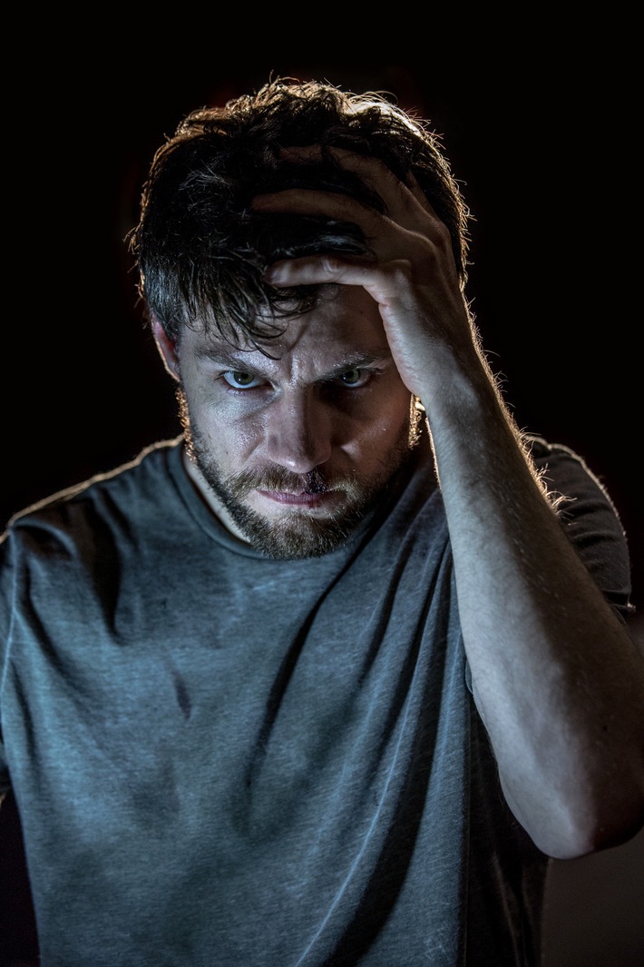 Exklusive Preview der Pilotfolge: Neue Fox-Serie "Outcast"  von Robert Kirkman schon ab heute Abend zu sehen