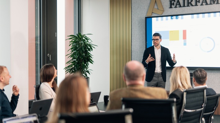 KI in der Führung: Felix Anrich von FAIRFAMILY erklärt, warum Technologie nur mit Struktur wirkt