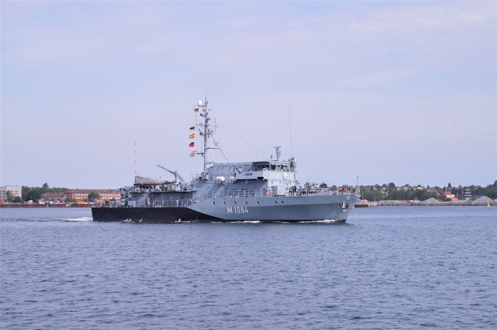 Minenjagdboot "Grömitz" läuft zum NATO-Verband aus