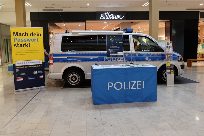 POL-RBK: Bergisch Gladbach - Beratungsangebot der Kriminalprävention in der RheinBerg-Galerie wird auch 2026 fortgesetzt