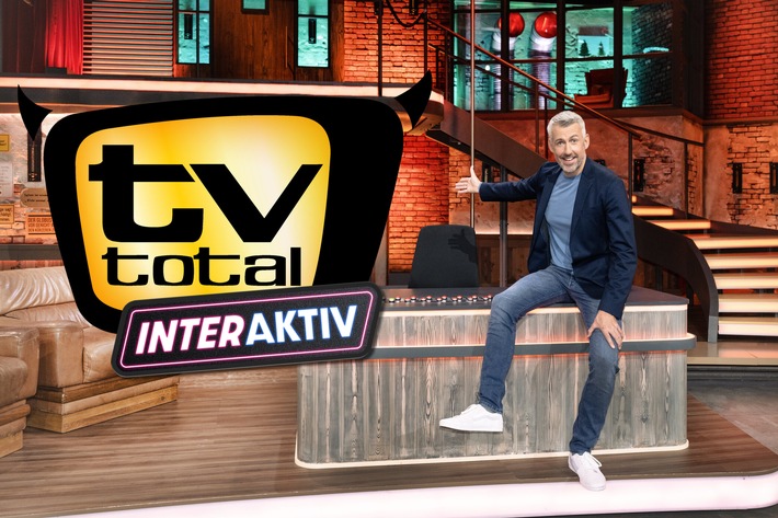 Total live. Total interaktiv. Total geil. "TV total Interaktiv" startet am Mittwoch auf ProSieben und auf Joyn