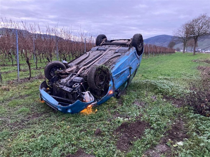 POL-PDWIL: Fahrzeug überschlagen, Fahrer schwer verletzt.