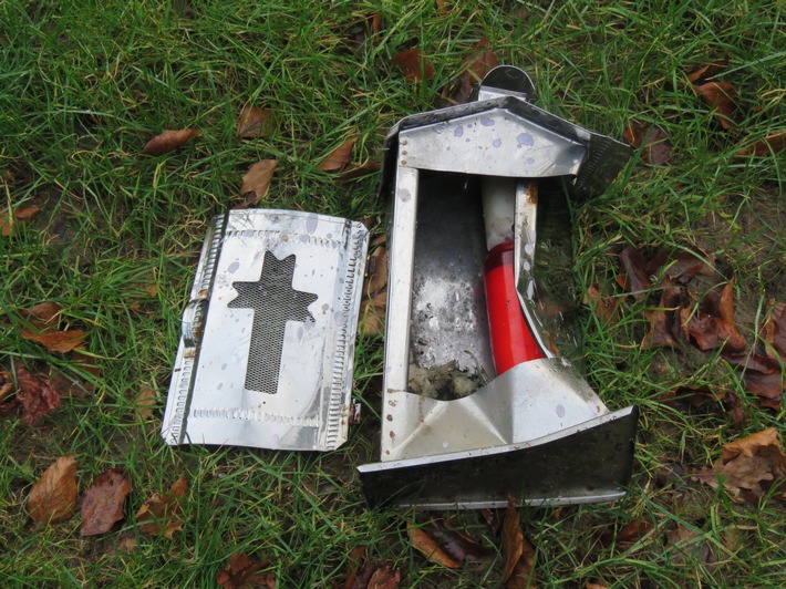 POL-HM: Grabschänder auf Oesdorfer Friedhof/ Polizei sucht Zeugen und Geschädigte