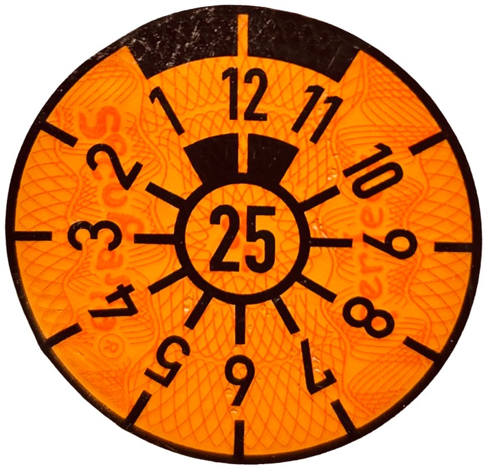 TÜV SÜD: Neues Jahr - neue Farbe