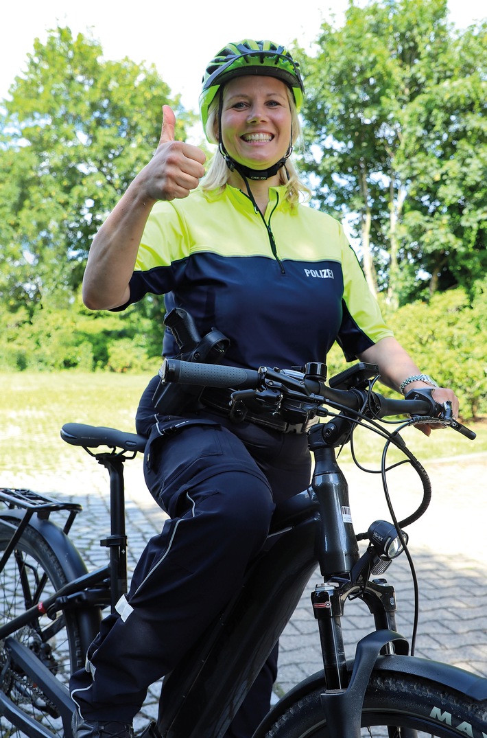 POL-UN: Fröndenberg/Kamen - Zwei Infostände der Polizei am Aktionstag "Fahrrad/Pedelec"