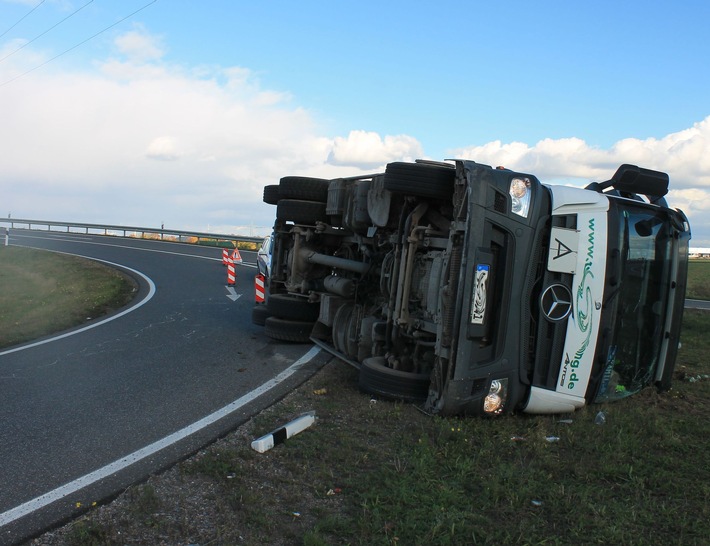 POL-PDNW: Mutterstadt. Nicht gesicherte Ladung führt zum Unfall