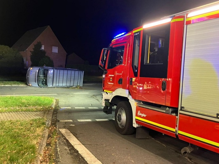 FW Sonsbeck: Verkehrsunfall mit drei Verletzten