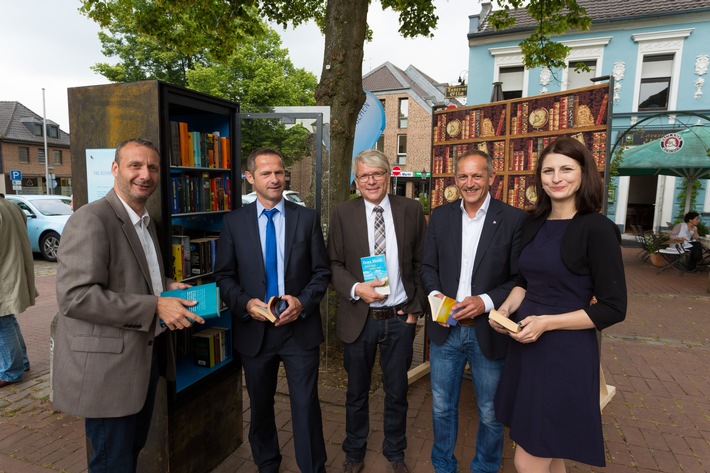100 Mal Literatur &quot;to go&quot;: RWE Bücherschränke laden zum Schmökern und Tauschen ein / Große Jubiläumsfeier in Schwalmtal am Niederrhein