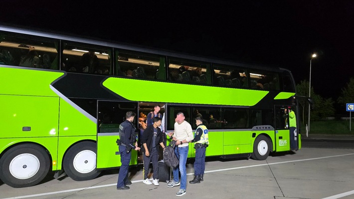 BPOLI LUD: Busfahrer ohne Führerschein