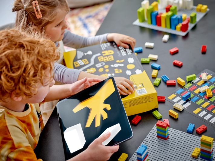 Inklusion bei Spiel &amp; Spaß: Die deutsche Version der LEGO® Braille Bricks zieht in die Kinderzimmer ein