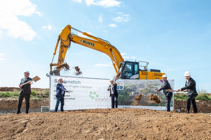 Erster Spatenstich für den Schwarz-Projekt-Campus