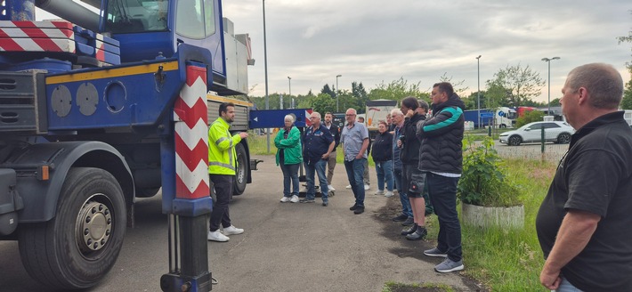 POL-ROW: ++ Hoch hinaus beim 220. Fernfahrerstammtisch der PD Lüneburg ++