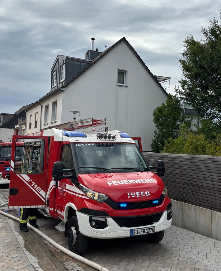 FW Bad Honnef: Brand auf Balkon - Feuerwehr verhindert Übergreifen der Flammen