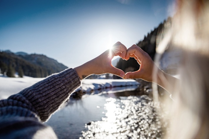 Valentinstag im Allgäu: Bewegung im Schnee und Genussmomente am Berg. Warum ein Kurzurlaub nicht nur Verliebten gut tut.