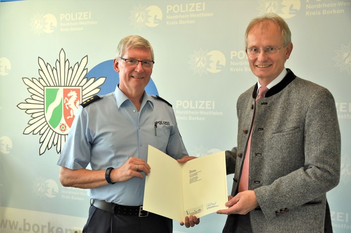 POL-BOR: Leitender Polizeidirektor Bernd Schünke im Kreis begrüßt