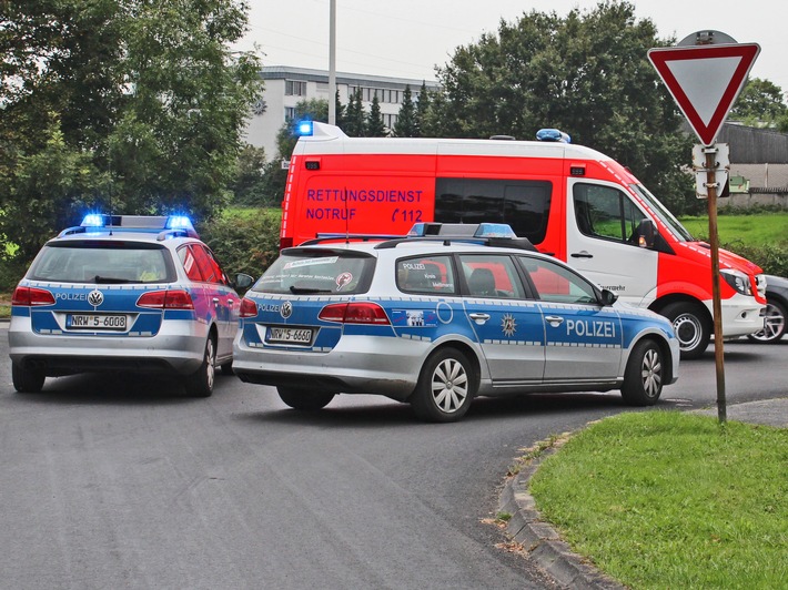 POL-ME: Vier Verletzte und ein hoher Sachschaden bei Verkehrsunfall im Kreuzungsbereich - Erkrath - 2008003