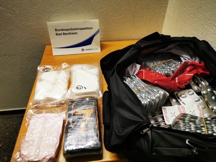 BPOL-BadBentheim: Drogenkurier mit mehreren Rauschgiften festgenommen