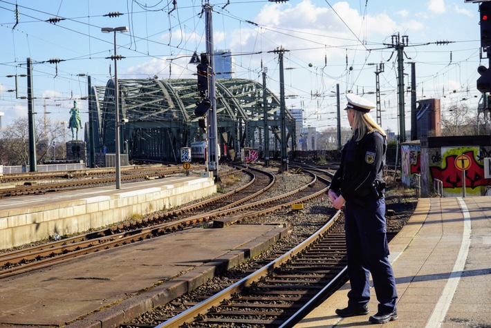 BPOL NRW: Gleisläufer durch Bundespolizei in Gewahrsam genommen