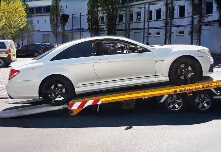 POL-KS: Polizei begegnet &quot;Saisonstart&quot; der Raser und Autoposer mit Kontrollen: Mercedes sichergestellt und mehrere Fahrverbote