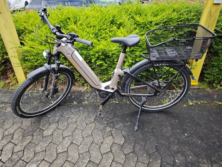 POL-GÖ: (171/2025) Göttingen: Aufmerksamer Anwohner stört mutmaßliche Fahrraddiebe auf den Zietenterrassen, hochwertiges E-Bike von Tatverdächtigem zurückgelassen, Eigentümer/in gesucht!