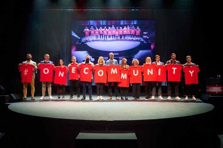 Jahreskongresss der clever fit Franchise-Fitnesskette: #One Community - in der Gemeinschaft sind wir stark