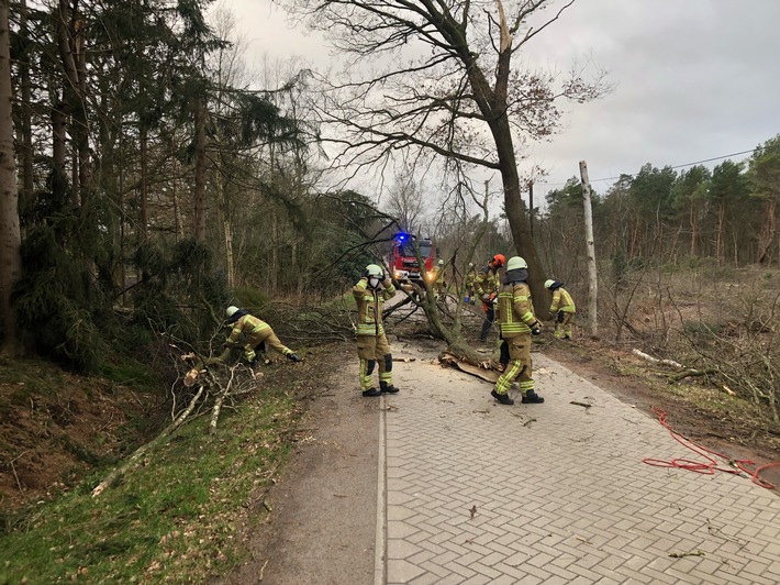 FW Osterholz-Scharm.: Einsatzlage Sturmtief YLENIA