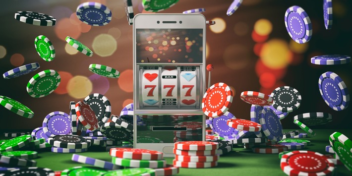 Glücksspiel-Abzocke: LG Hamburg stärkt Verbraucher mit positiven Urteil den Rücken / Online-Casino muss Spieler 13.200 Euro zurückzahlen