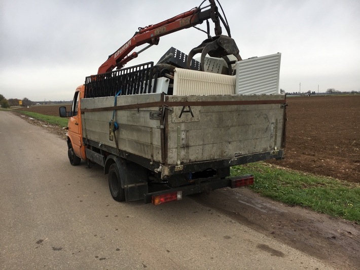 POL-PDNW: Bei Lkw-Kontrolle auf der B 272 bei Hochstadt wird die Hälfte der kontrollierten Fahrzeuge beanstandet.