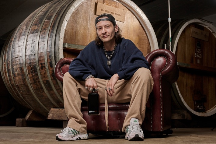 Über 25 Jahre im Fass gereift: Jägermeister launcht "9556 Nights of Exploration"