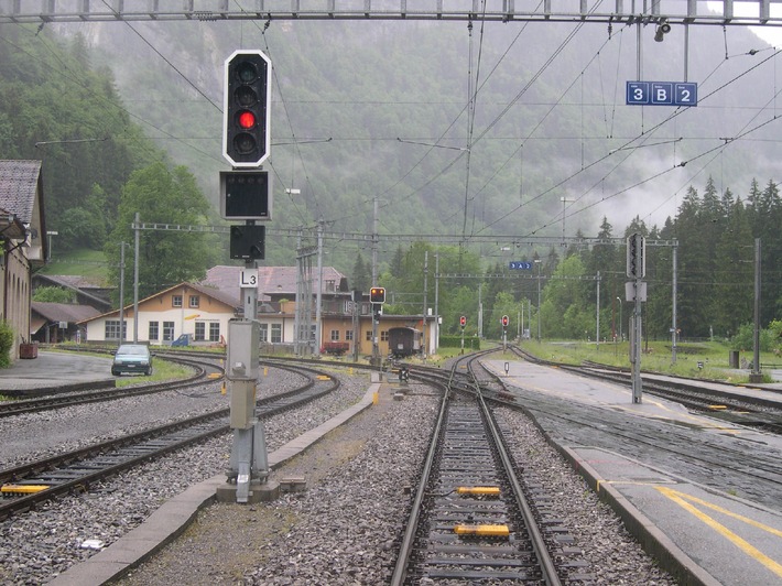 Zugsicherung auf dem ganzen Netz der Berner Oberland-Bahn in Betrieb