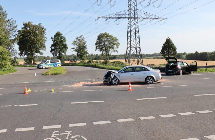 POL-ME: Schwerer Verkehrsunfall nach Überholmanöver - 63-Jährige schwer verletzt - Mettmann - 2407038