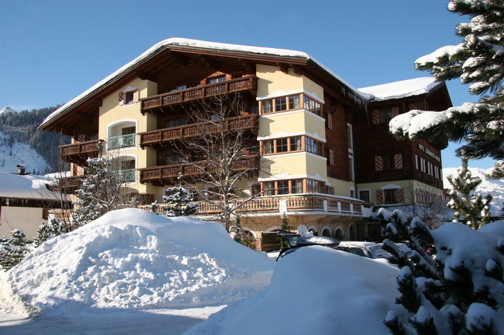 Im Hotel Schwarzer Adler im Tannheimertal zeigen sich Winter und Advent von der schönsten Seite - BILD