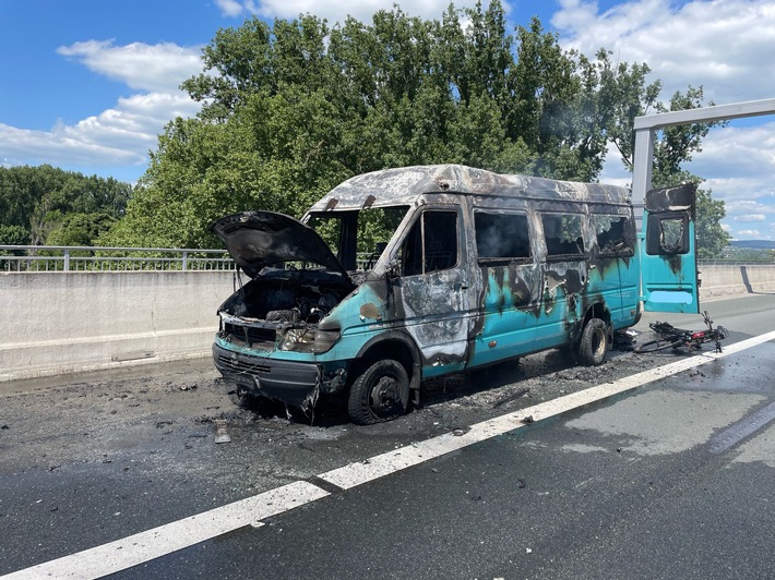 POL-VDMZ: Vollbrand eines Sprinters auf der BAB643