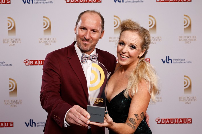 Qualität aus Bayern: "Radio, wie es sein sollte" / DAB+-Sender egoFM gewinnt Deutschen Radiopreis für beste Sendung