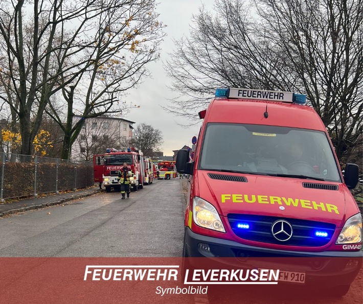FW-LEV: Rohrbruch einer Wasserversorgungsleitung in Schlebusch Nord