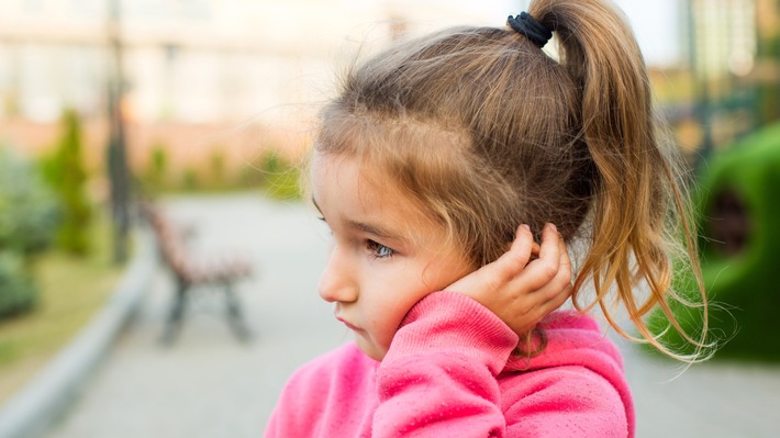 Paukenerguss nach Mittelohrentzündung: Wenn Kinder plötzlich schlechter hören
