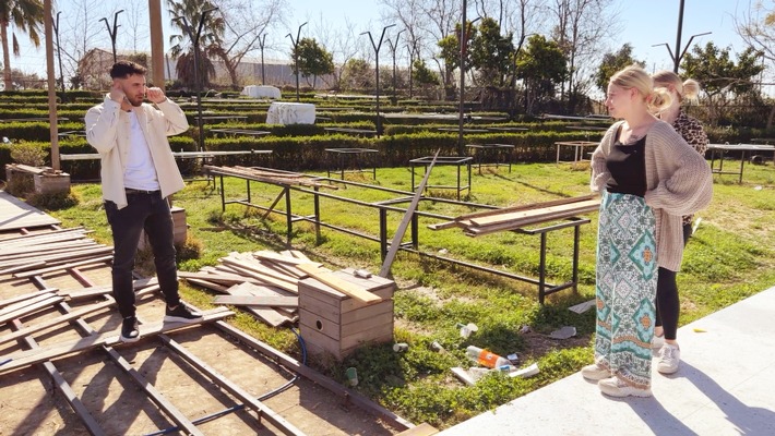 Vier neue Folgen bei RTLZWEI "Die Wollnys - Eine schrecklich große Familie": Vergessener Jahrestag und Hochzeitsvorbereitungen